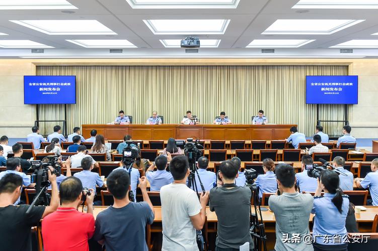 今晚澳门9点35分开奖实用性解读和考生排队摸985车牌与