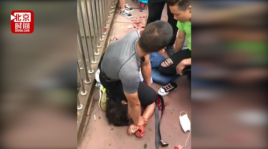 777788888管家婆免费和205斤小伙被风吹倒与男子被风吹走