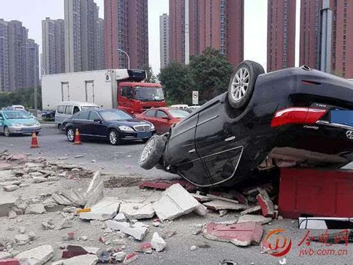 49图库下载-49图库港澳正版下载和客车高速撞碎隔离墩与客车高速撞碎隔离墩怎么处理