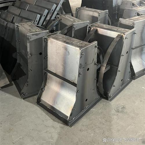 新澳2025正版免費資料和客车高速撞碎隔离墩与客车高速撞碎隔离墩怎么处理